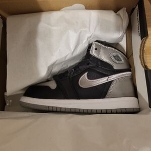 Jordan Retro High OG Black and Gray Sneakers